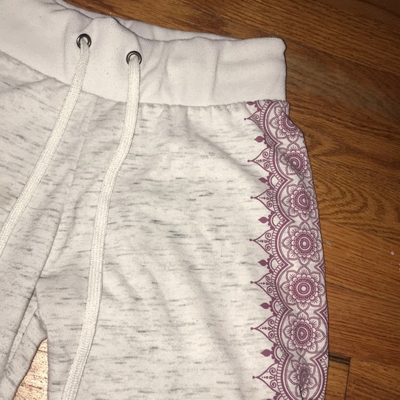 Joggers - Picture 2 of 3